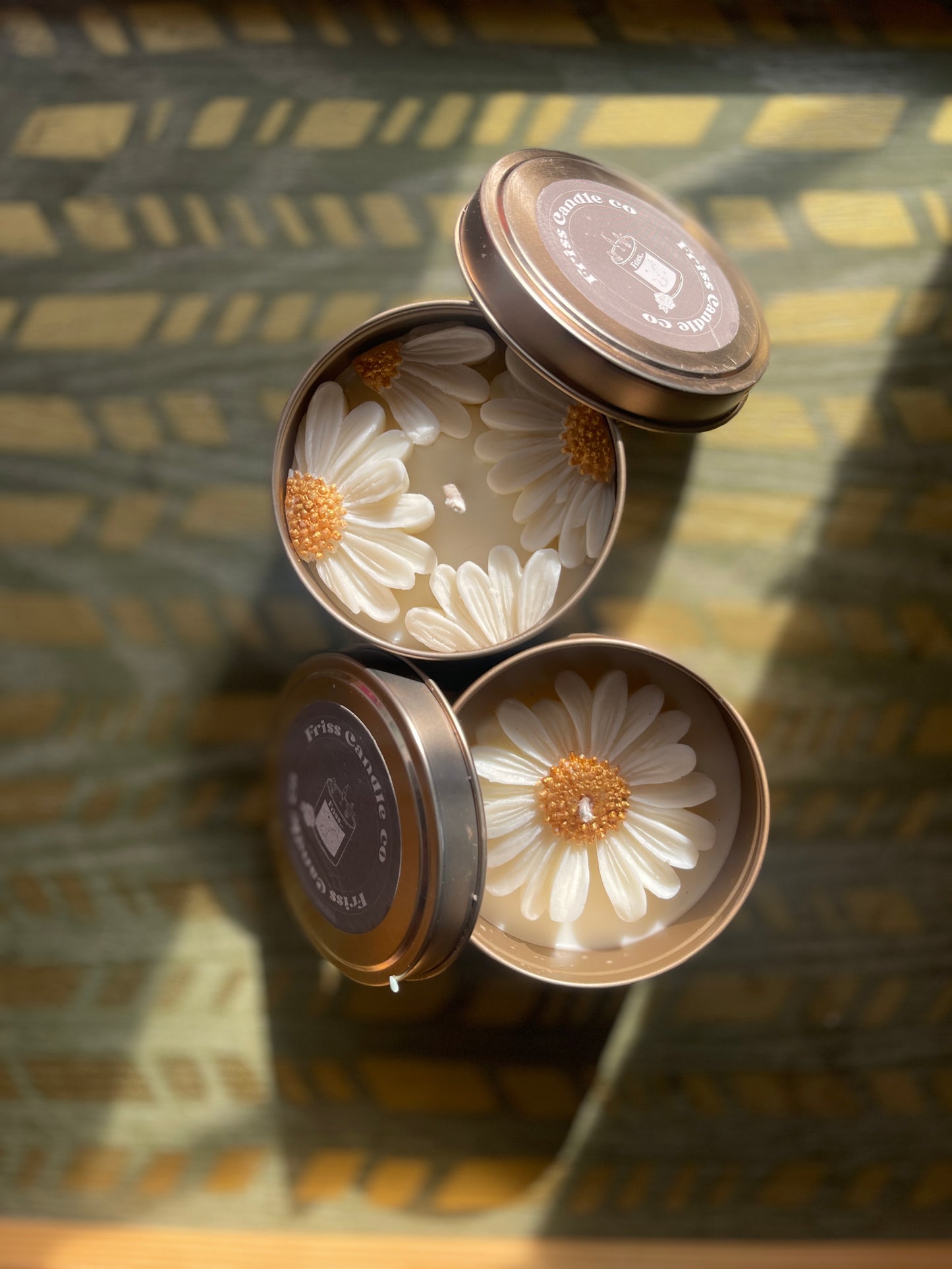 Daisy Tin Candle