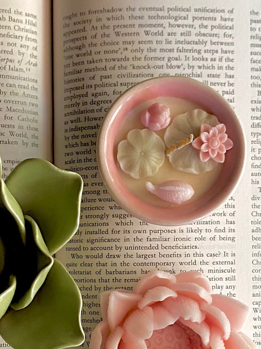 Ceramic Lily Candle